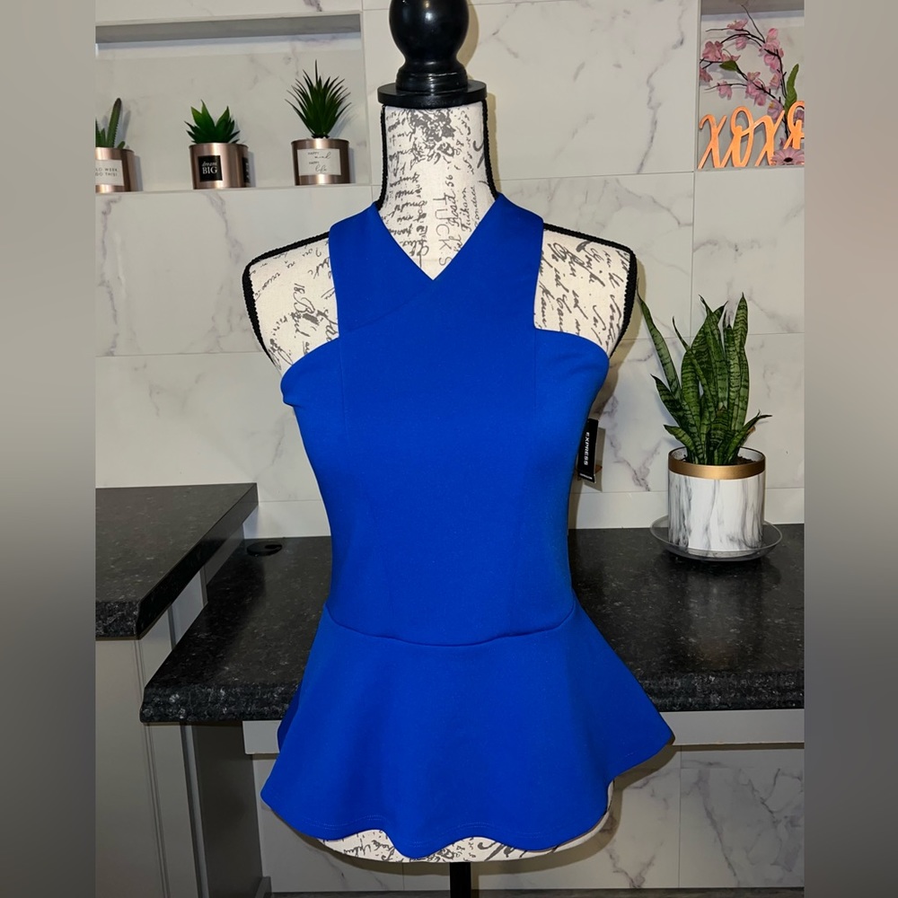 NWT - Express - Women’s size small, zip back, fitted peplum style